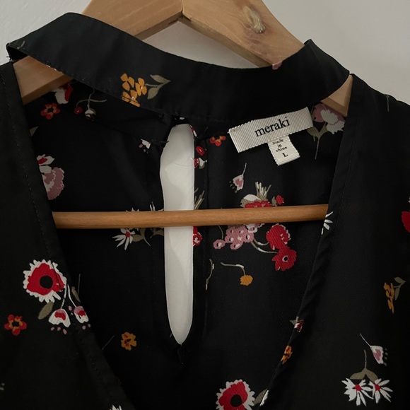 Meraki floral v neck woman’s blouse with choker. 3/4 length bell sleeves size L - Picture 5 of 11